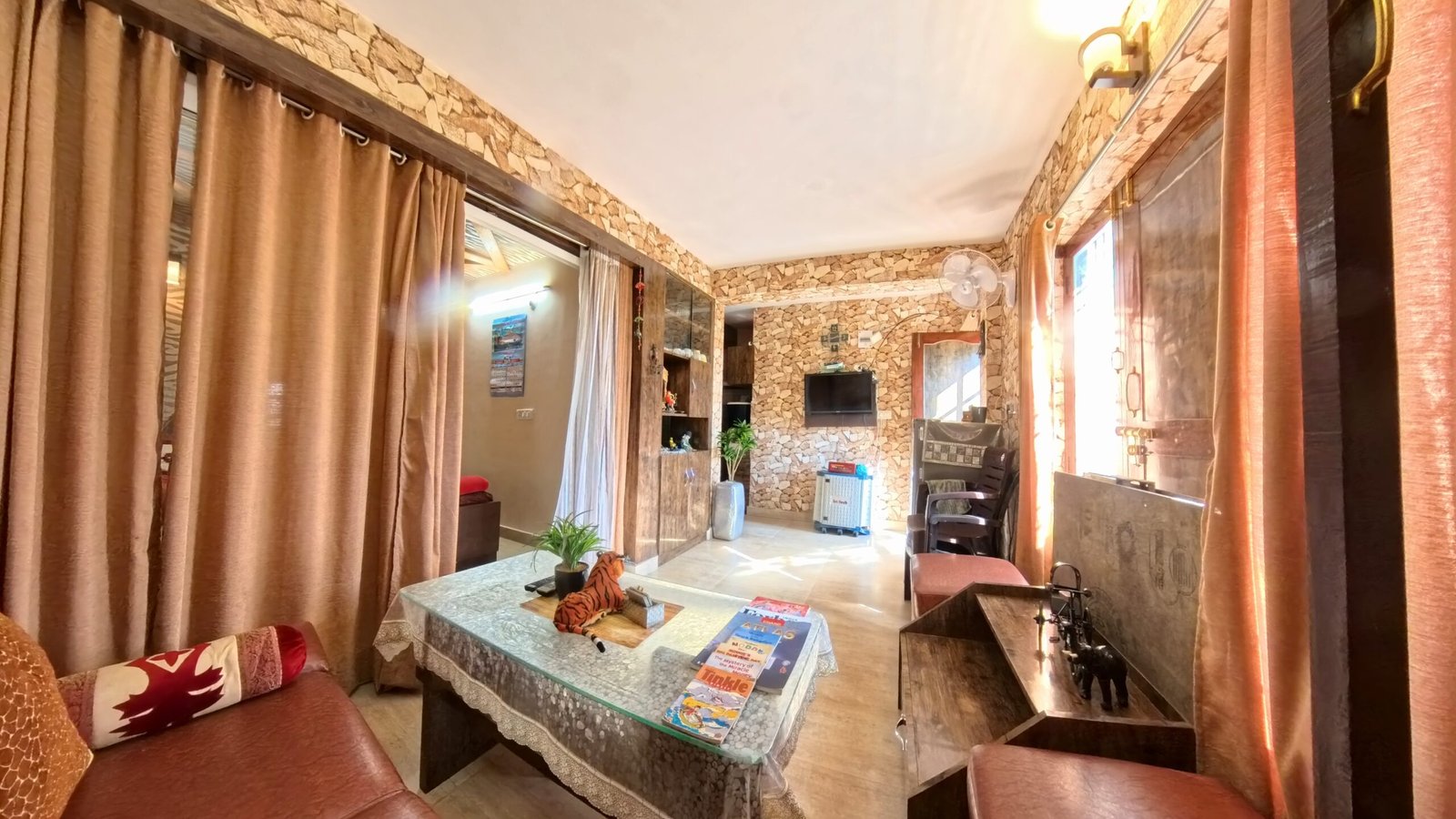 Triple Bed Comfort Room