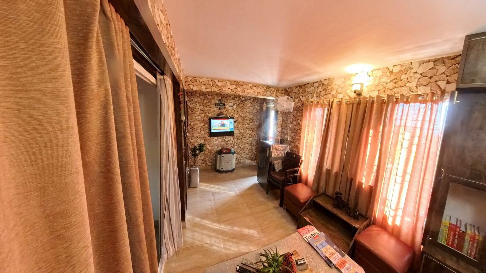 Triple Bed Comfort Room